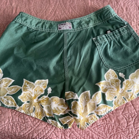 Vintage Hawaiian Style Board Shorts - Picture 3 of 4
